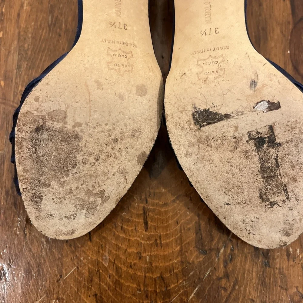 MANOLO BLAHNIK d'Orsay Navy Blue Satin Silver Pumps 37.5 Wedding, Authentic